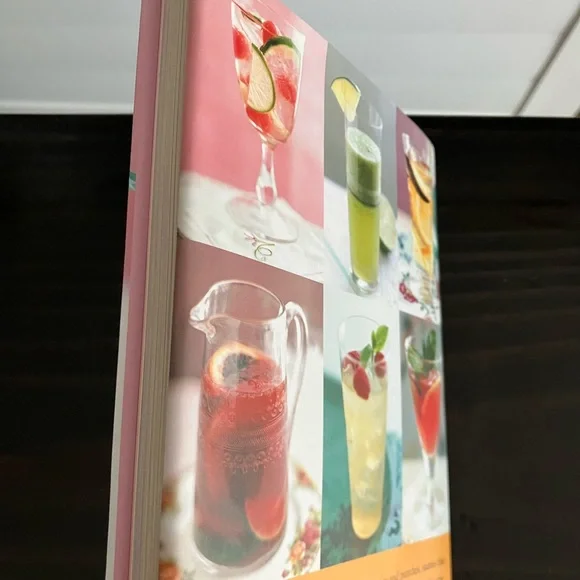 101 Sangrias & Pitcher Drinks - Picture 7 of 8